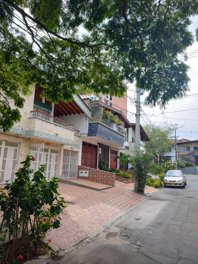 Noras Homestay Laureles Medellín Eksteriør bilde