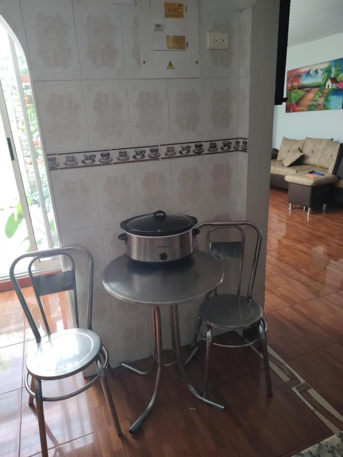 Noras Homestay Laureles Medellín Eksteriør bilde